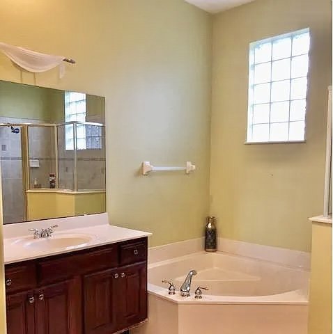 Lake Mary - 4 Bedroom, 3 Bathroom - $4,595.00 property image