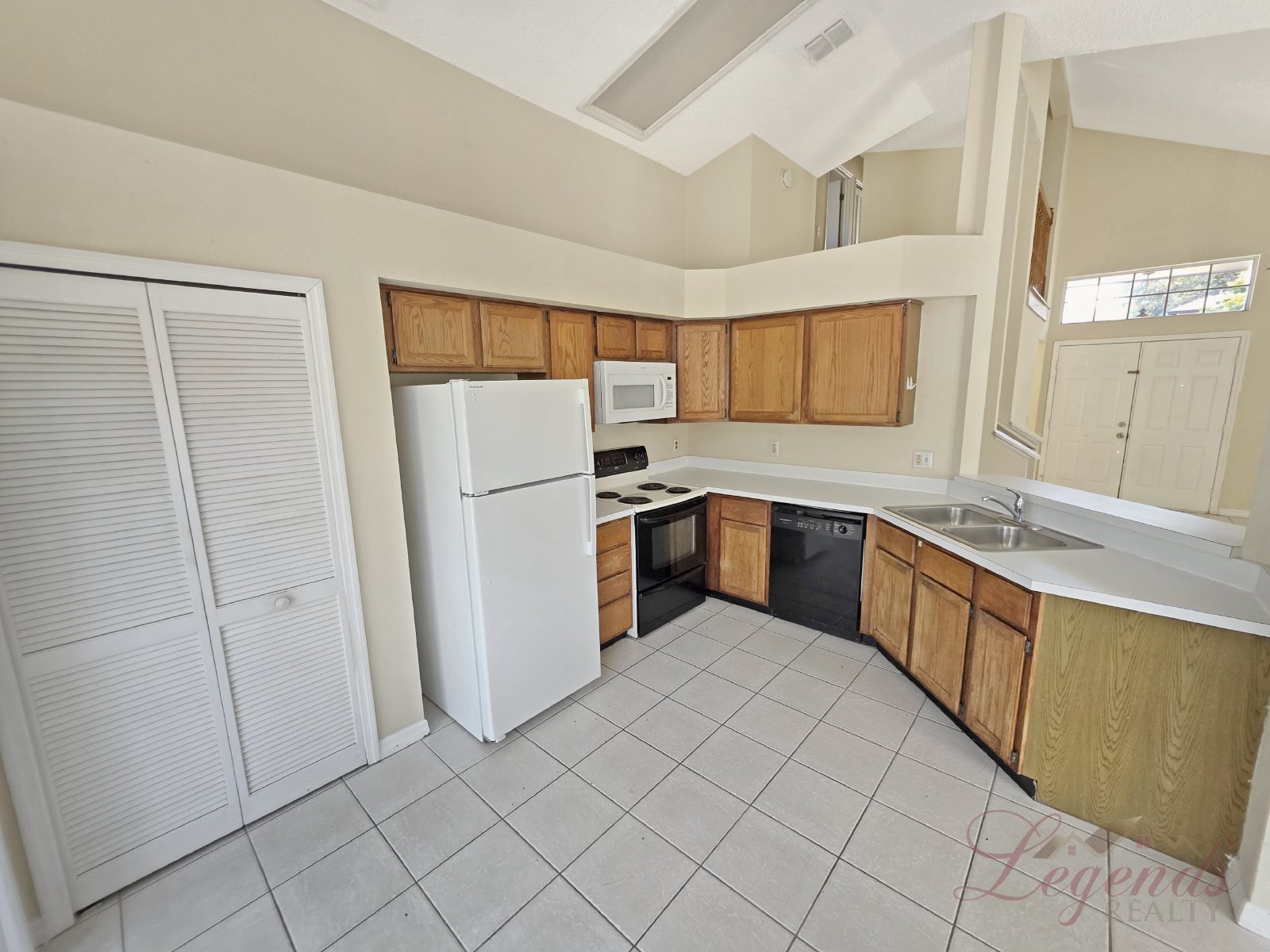 Oviedo - 3 Bedroom, 2.5 Bathroom, Water View - $2,195.00 property image