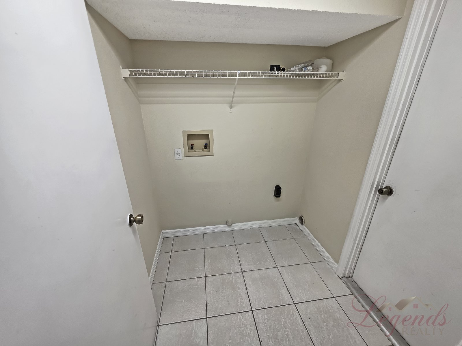 Oviedo - 3 Bedroom, 2.5 Bathroom, Water View - $2,195.00 property image