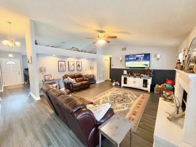 Deltona - 3 Bedroom, 2 Bathroom - POOL HOME - $2,750.00 property image