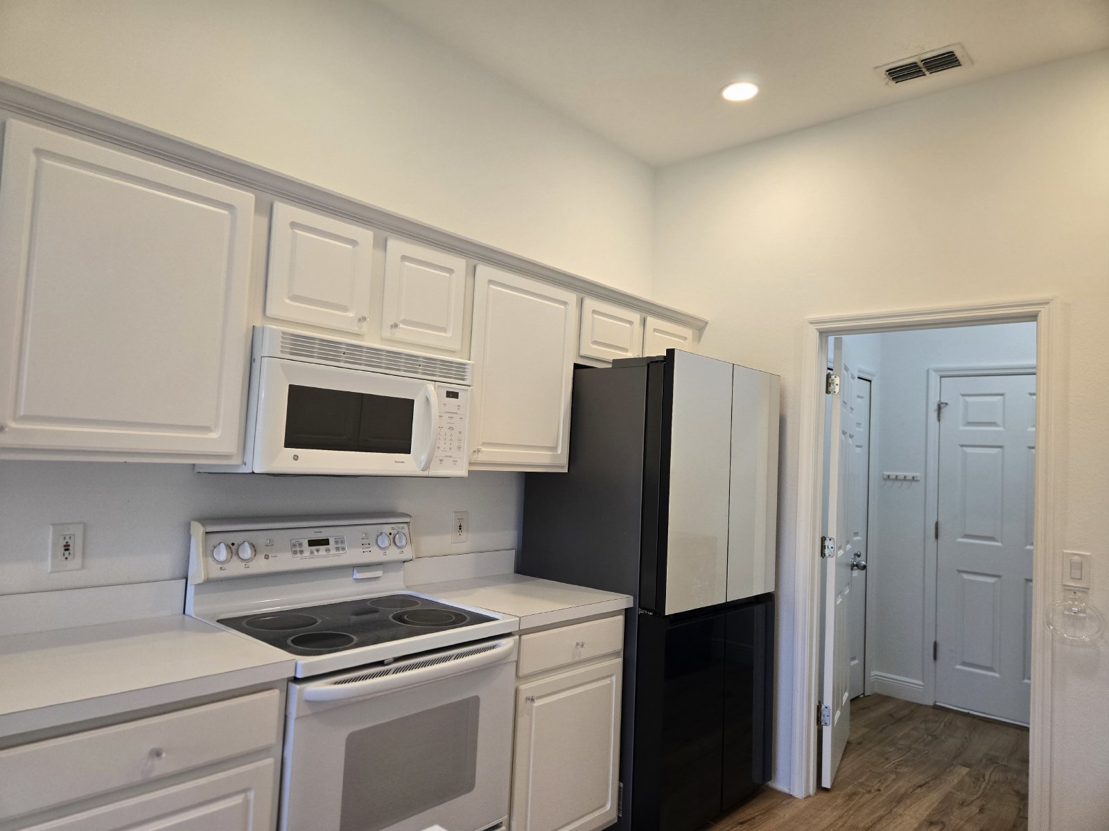 Lake Mary - 3 Bedrooms, 2 Bathrooms - $3,095.00 property image