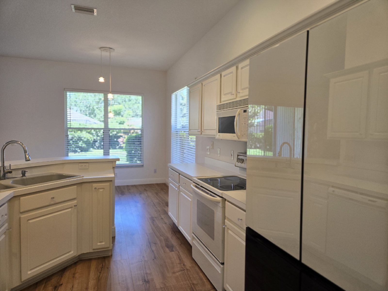 Lake Mary - 3 Bedrooms, 2 Bathrooms - $3,095.00 property image
