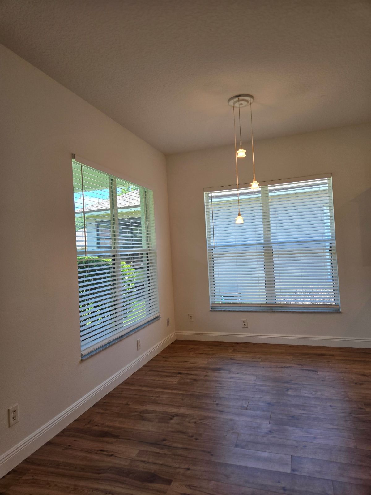 Lake Mary - 3 Bedrooms, 2 Bathrooms - $3,095.00 property image
