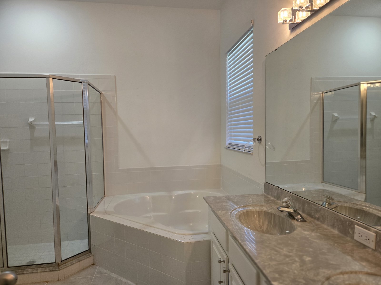 Lake Mary - 3 Bedrooms, 2 Bathrooms - $3,095.00 property image