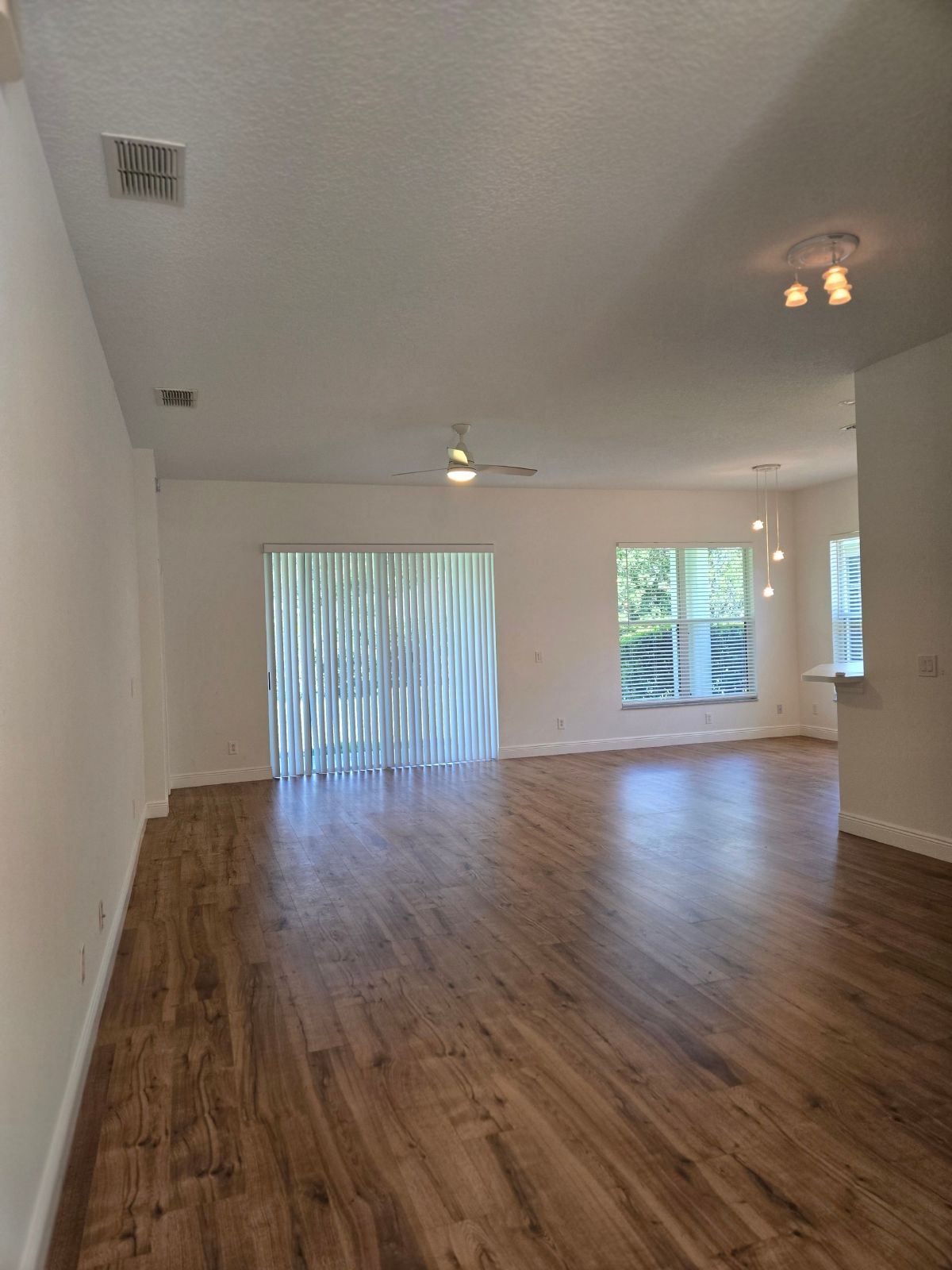 Lake Mary - 3 Bedrooms, 2 Bathrooms - $3,095.00 property image
