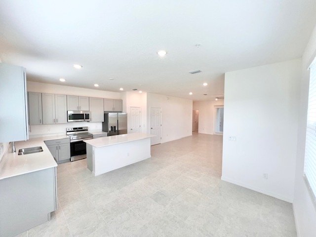 Apopka - 3 Bedrooms, 2.5 Bathrooms - Community POOL – $2,545.00 property image