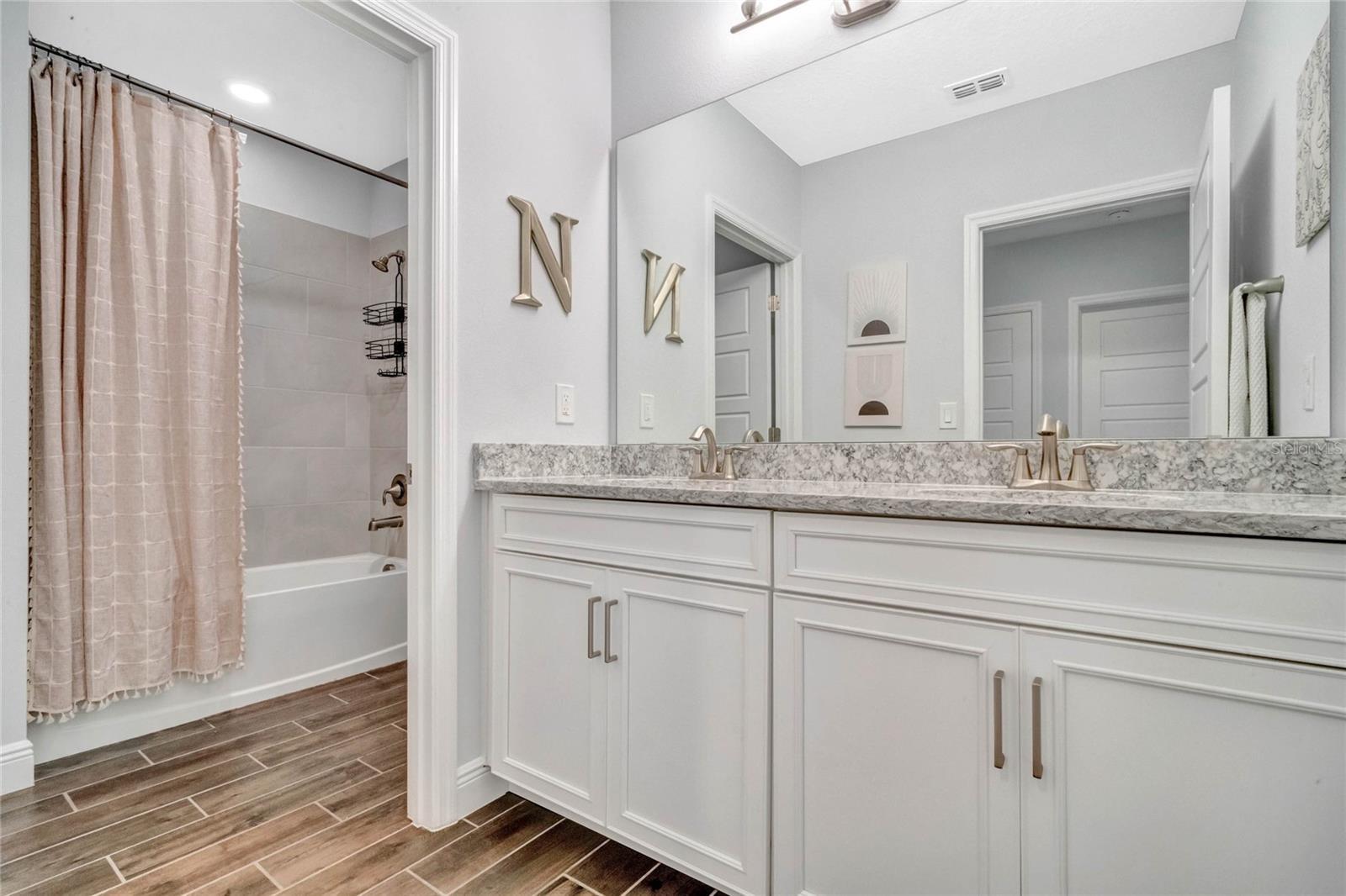 Winter Garden - 5 Bedrooms, 3.5 Bathrooms – $5,200.00 property image