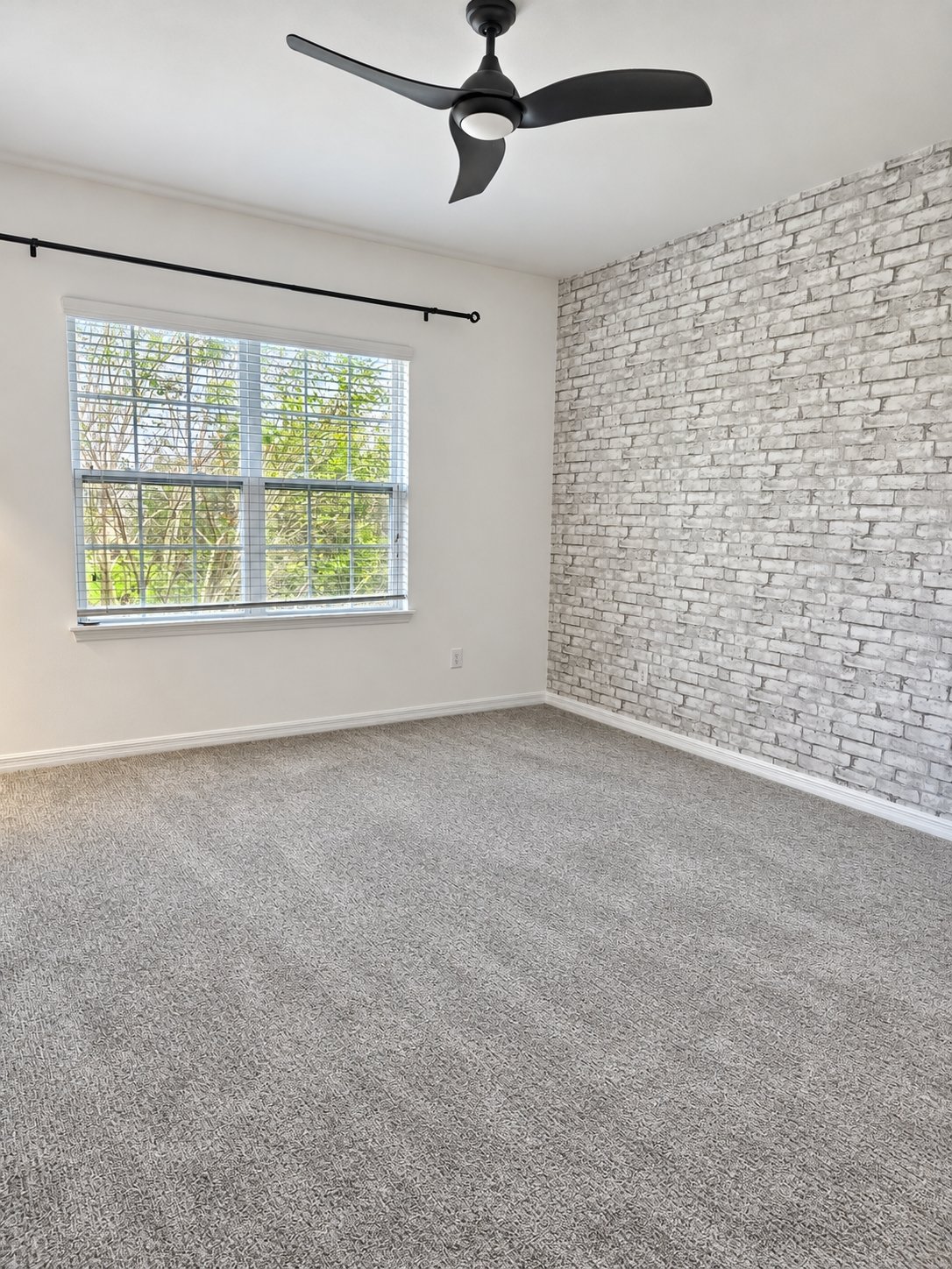 COMMUNITY POOLS – WINDERMERE – 3 BEDROOMS, 2.5 BATHROOMS – $2,800/MONTH property image