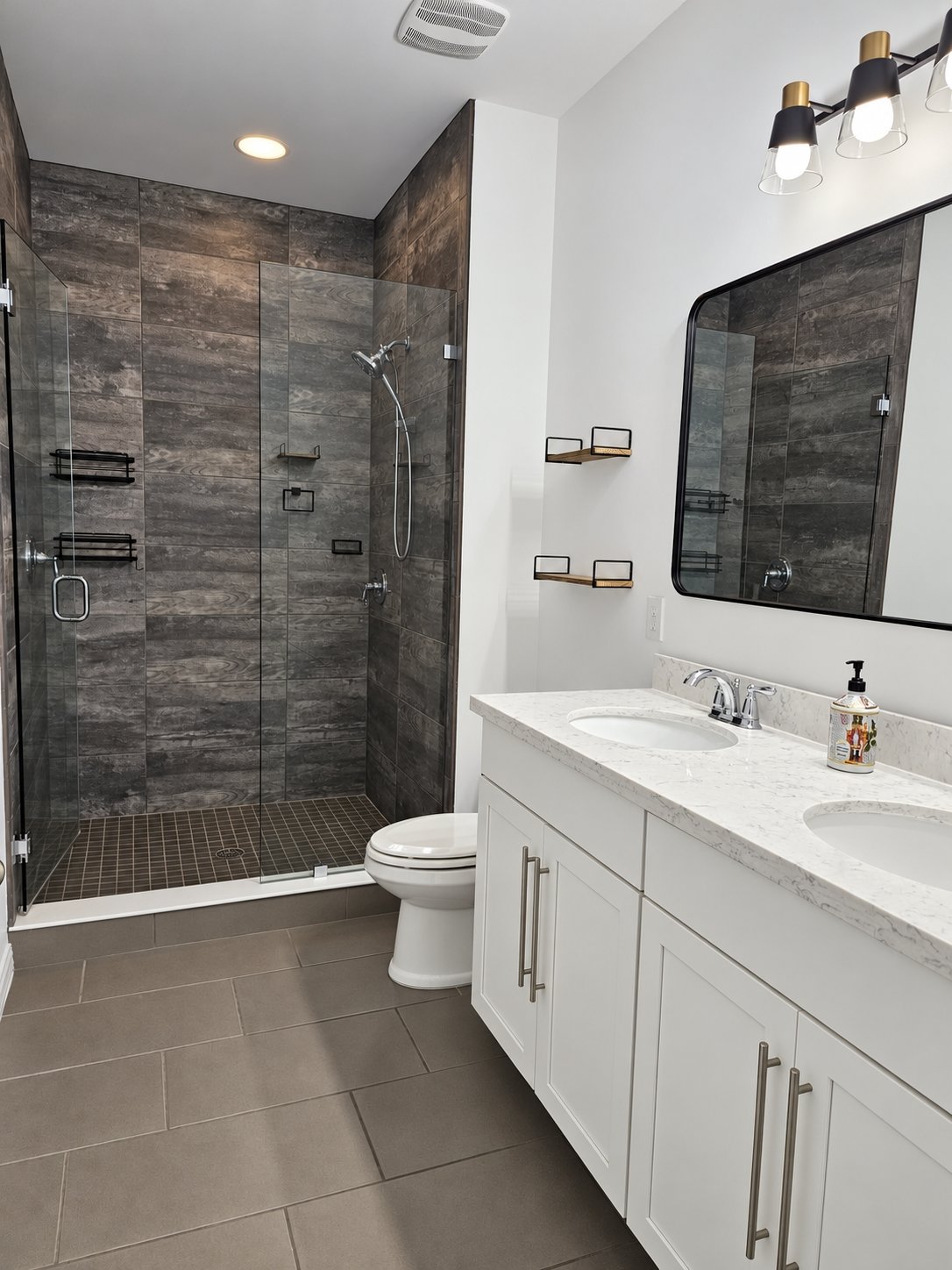 COMMUNITY POOLS – WINDERMERE – 3 BEDROOMS, 2.5 BATHROOMS – $2,800/MONTH property image
