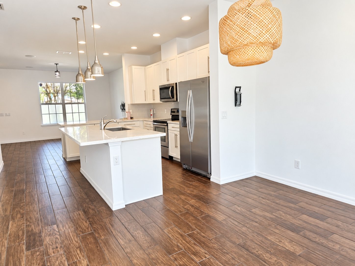 COMMUNITY POOLS – WINDERMERE – 3 BEDROOMS, 2.5 BATHROOMS – $2,800/MONTH property image