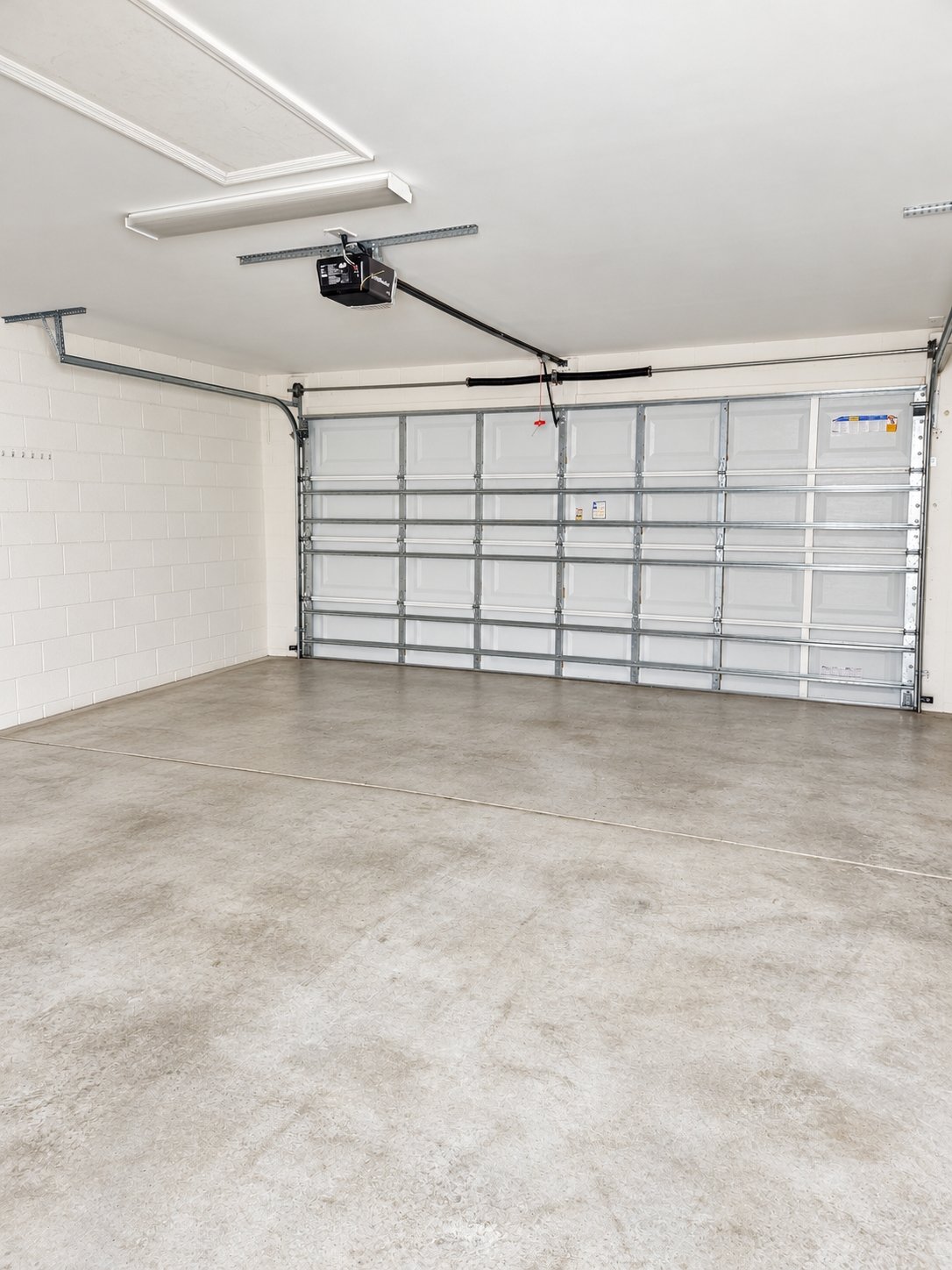 COMMUNITY POOLS – WINDERMERE – 3 BEDROOMS, 2.5 BATHROOMS – $2,800/MONTH property image