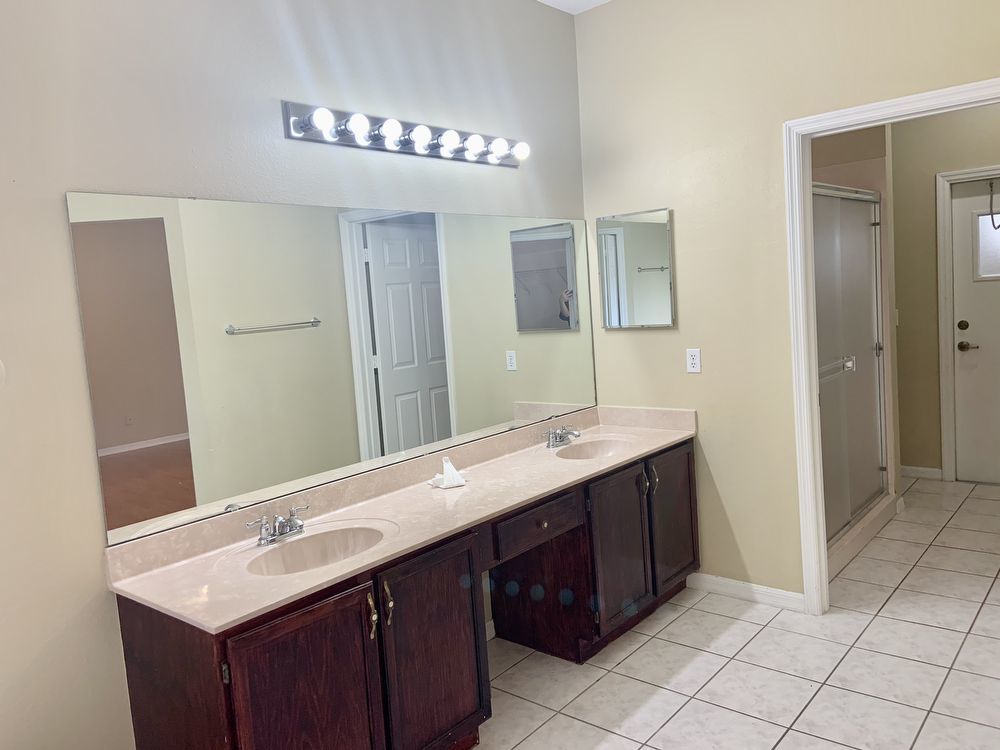 Oviedo, - 4 Bedroom, 2.5 Bathroom - $2,950.00 property image